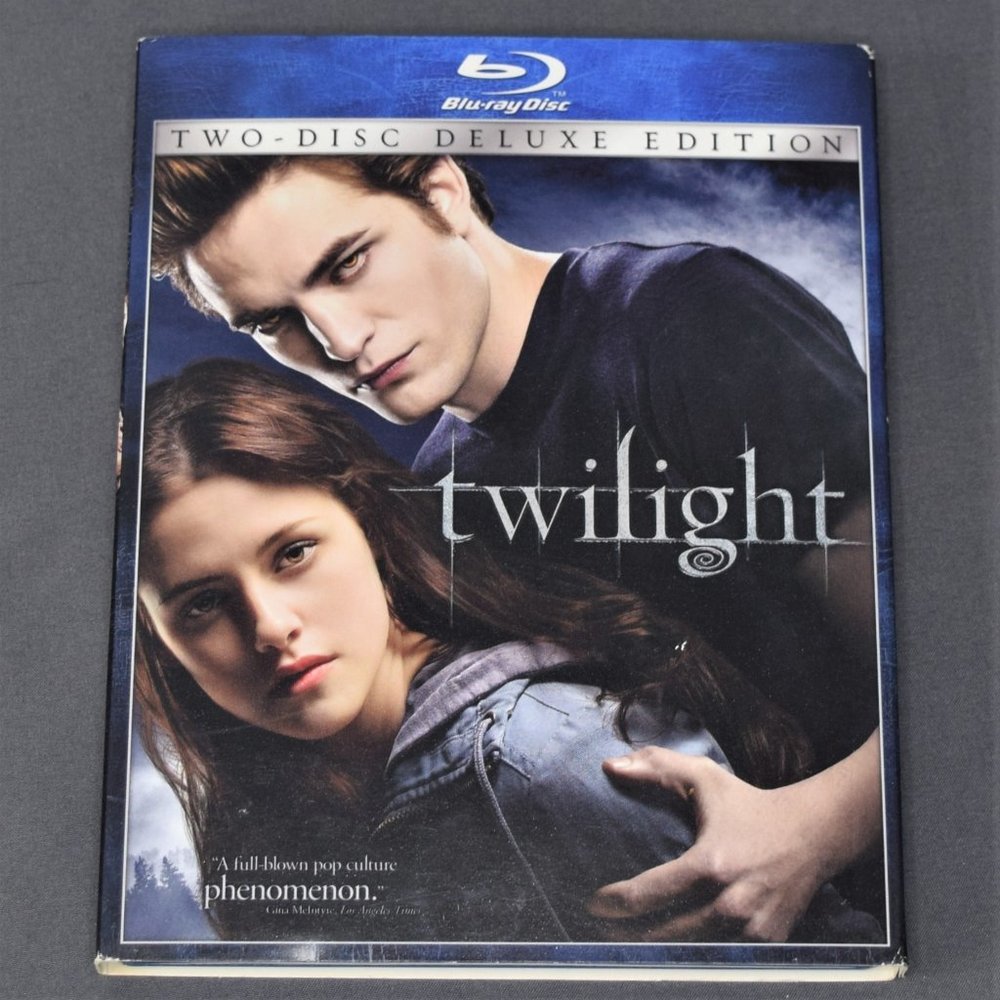 Twilight Saga Blu-ray DVD Movies 2009 2-Disc Deluxe Edition Excellent Pre-Owned